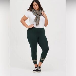 NWT Torrid x Outlander Celtic Band Green Crop Leggings Size 0 Large